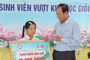Xổ số kiến thiết Đồng Tháp: Lan tỏa yêu thương từ chương trình trao học bổng “Thắp sáng ước mơ”