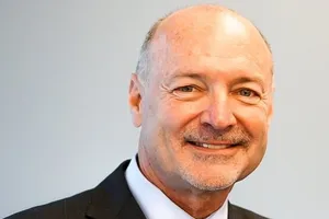 Ông David Armstrong - Tân chủ tịch trường St. Nicholas, Đà Nẵng  