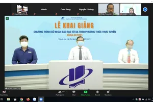 Hơn 500 sinh viên trúng tuyển chương trình cử nhân trực tuyến