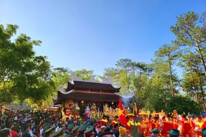 Buổi lễ được diễn ra tại đền thờ Âu Lạc, khu du lịch thác Prenn, TP Đà Lạt, tỉnh Lâm Đồng