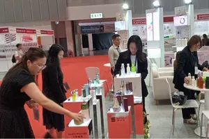 Một doanh nghiệp tham gia trưng bày sản phẩm tại triển lãm