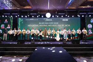 15 thành viên BCH Hội đồng hương Mộ Đức tại TPHCM ra mắt toàn thể bà con xa quê