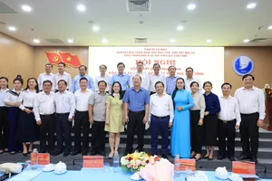 Đồng chí Nguyễn Hồ Hải, Bí thư Tỉnh ủy – Trưởng Ban Chỉ đạo triển khai xóa nhà tạm, nhà dột nát và phát triển nhà ở xã hội tỉnh Cà Mau tại Hội nghị ngày 18-6-2025