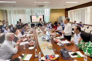 Đoàn giám sát của Quốc hội đến khảo sát và làm việc với Công ty VWS