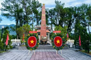 Khu du lịch núi Thần Tài tổ chức dâng hương tri ân liệt sĩ