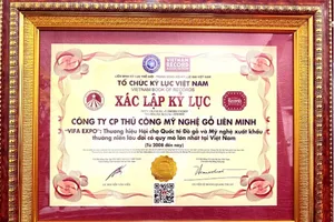 Hội chợ VIFA EXPO – do Công ty Liên Minh tổ chức được vinh danh là hội chợ quốc tế đồ gỗ và mỹ nghệ xuất khẩu thường niên lâu đời có quy mô lớn nhất tại Việt Nam