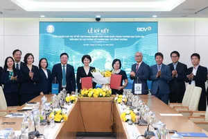 Đại diện BIDV và Cục Phòng vệ thương mại ký kết thỏa thuận hợp tác