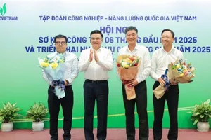 PVFCCo - Phú Mỹ được Petrovietnam biểu dương là một trong 3 đơn vị nhóm 1 đạt thành tích hoàn thành toàn diện kế hoạch quản trị 6 tháng đầu năm 2025 về sản lượng sản xuất và các chỉ tiêu tài chính