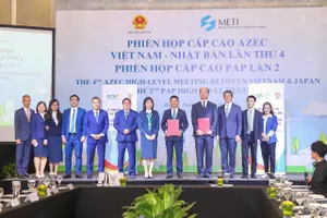 BIDV và JBIC trao Thỏa thuận hợp tác (MOU) hỗ trợ quá trình khử các-bon và chuyển đổi năng lượng của Việt Nam trước sự chứng kiến của Thứ trưởng Bộ Công thương Bộ Công thương Nguyễn Hoàng Long và Đại sứ Đặc mệnh Toàn quyền Nhật Bản tại Việt Nam Ito Naoki