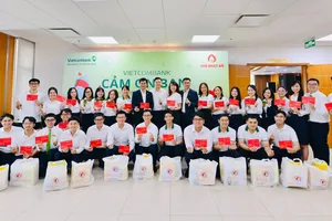 Tập thể cán bộ, người lao động Vietcombank TPHCM hưởng ứng chương trình hiến máu tình nguyện Chủ Nhật Đỏ năm 2026, đóng góp 222 đơn vị máu cho ngân hàng máu thành phố