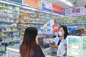 Với hệ thống nhà thuốc rộng khắp cùng đội ngũ nhân viên tư vấn vững chuyên môn, Long Châu đồng hành lan tỏa bộ câu hỏi tầm soát khô mắt và tư vấn kịp thời đến cộng đồng