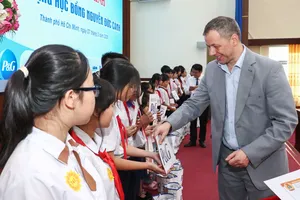 P&G tiếp nối hành trình gần 3 thập kỷ chắp cánh ước mơ học tập cho thế hệ trẻ Việt Nam