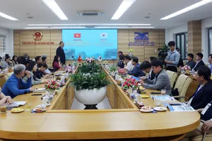 Quang cảnh buổi làm việc