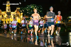 Giải chạy đêm TPHCM lần thứ 5: Cú hích mạnh mẽ cho kinh tế đêm