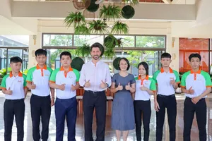 Mở cánh cửa tương lai với chi phí nhập học chỉ từ 1,3 triệu đồng. Đăng ký xét tuyển tại: https://aulachue.edu.vn/
