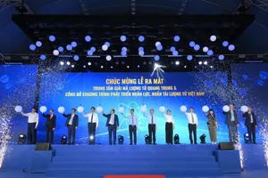 Nam A Bank đồng hành cùng Trường Đại học Quang Trung ra mắt Trung tâm giải mã lượng tử