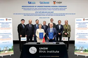 Lễ ký kết MOU diễn ra tại Đại học New South Wales (UNSW), Australia với sự chứng kiến của Tổng Lãnh sự Việt Nam. Ảnh: Viện Nghiên cứu Tâm Anh