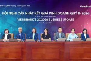 TV.HĐQT Phạm Thị Thanh Hoài (ở giữa) chủ trì hội nghị cập nhật kết quả kinh doanh quý II-2026 của VietinBank