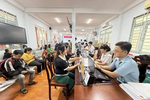 Lấy sự hài lòng của người dân làm thước đo, Trung tâm Phục vụ hành chính công phường Đông Hòa không ngừng nâng cao chất lượng phục vụ, minh bạch và nhanh chóng trong từng thủ tục