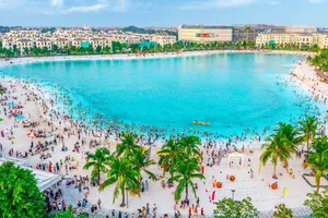Biển hồ nước mặn tại khu đô thị Vinhomes Ocean Park, Gia Lâm, Hà Nội. Ảnh: Vinhomes