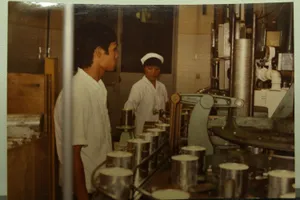 Từ những ngày đầu nhiều thiếu thốn, Vinamilk từng bước làm chủ công nghệ, đặt chất lượng làm nguyên tắc xuyên suốt. Ảnh: VI NAM