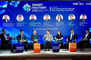 Các diễn giả và doanh nghiệp thảo luận về việc thực thi ESG tại nhà máy - Ảnh: Hoàng Hùng
