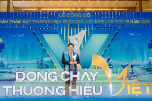 Đại diện VISSAN nhận chứng nhận sản phẩm đạt Thương hiệu Quốc gia Việt Nam năm 2026
