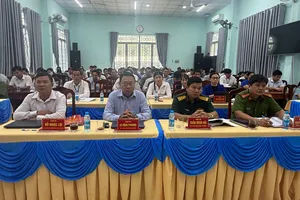 Toàn cảnh Hội nghị đối thoại trực tiếp giữa Bí thư Đảng ủy, Chủ tịch HĐND phường Vĩnh Tân với cán bộ, công chức, viên chức và Nhân dân trên địa bàn phường