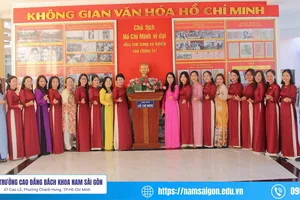 Đảng ủy, Ban Giám hiệu Trường chúc mừng và tri ân những đóng góp của nữ Cán bộ quản lý nhà trường nhân ngày 20-10