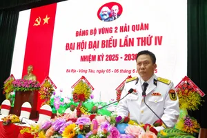 Đại tá Trần Mạnh Chiến, Bí thư Đảng ủy, Chính ủy Vùng phát biểu khai mạc Đại hội