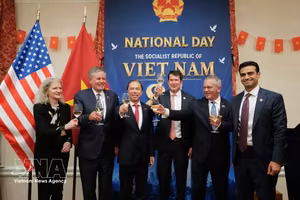 美国华盛顿特区各位代表共同庆祝越南社会主义共和国国庆81周年（1945年9月2日—2026年9月2日）。图自：越通社