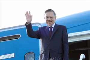党中央总书记、国家主席苏林离开纽约，继续前往加拿大进行国事访问。图：统一／越通社