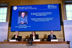 10月6日在瑞典斯德哥尔摩拍摄的2026年诺贝尔物理学奖公布现场。 新华社记者 吕优 摄
