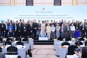 与会代表合影。图自越通社