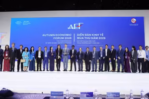 出席2026年英越商业论坛的代表合影。图自越通社