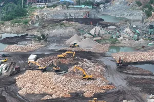 Khởi tố nhóm đối tượng khai thác khoáng sản trái phép tại dự án Shinhan