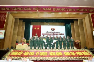 Thiếu tướng Trần Vinh Ngọc, Chính ủy Quân khu 7 được bầu giữ chức Bí thư Đảng ủy Quân khu