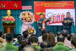 Gắn phong trào bảo vệ an ninh Tổ quốc với nhiệm vụ phát triển kinh tế, xã hội