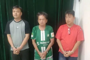 Từ trái qua: Dương Trọng Quốc, Nguyễn Đỗ Đăng Tâm, Lê Hồng Khanh. Ảnh: CA