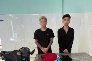 TPHCM: Bắt khẩn cấp 2 TikToker dàn dựng clip phản cảm, gây rối trật tự công cộng