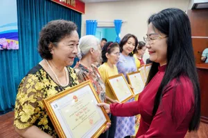 Phường Hòa Hưng (TPHCM) tổ chức chúc thọ 100 người cao tuổi