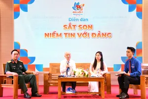 Các đại biểu trao đổi tại tọa đàm