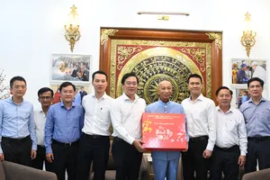 Lãnh đạo TPHCM thăm, chúc tết cá nhân tiêu biểu