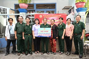 Sửa chữa nhà cho cựu chiến binh khó khăn ở phường Phú Lâm 
