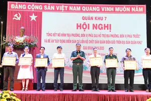 Quân khu 7: Xây dựng "cột mốc lòng dân" vững chắc nơi biên cương