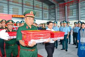Chuyến bay đặc biệt đưa 7.104 mẫu hài cốt liệt sĩ đi tìm danh tính