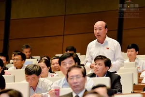 ĐB Lê Minh Chuẩn nói doanh nghiệp làm 10 đồng thì phải nộp thuế, phí mất 4 đồng