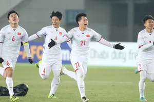 Vui mừng chiến thắng. Ảnh: ANH KHOA