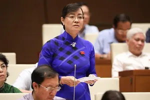 ĐBQH Nguyễn Thị Quyết Tâm phát biểu tại hội trường