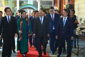 Thủ tướng Nguyễn Xuân Phúc tham dự hội nghị